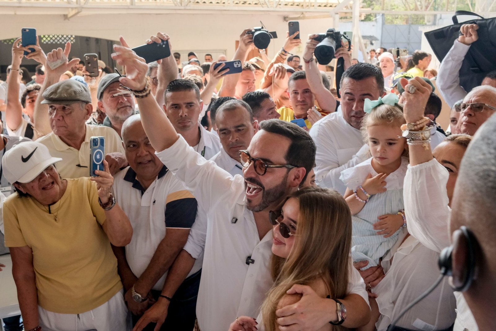 Las claves de la primera vuelta en Colombia: el auge ultra, la unidad en la izquierda y la importancia de los votos del centro