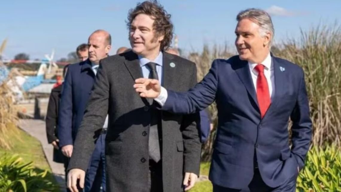 Llaryora apuntó contra Milei por el ajuste educativo: “Asfixiar escuelas técnicas destruye la industria”