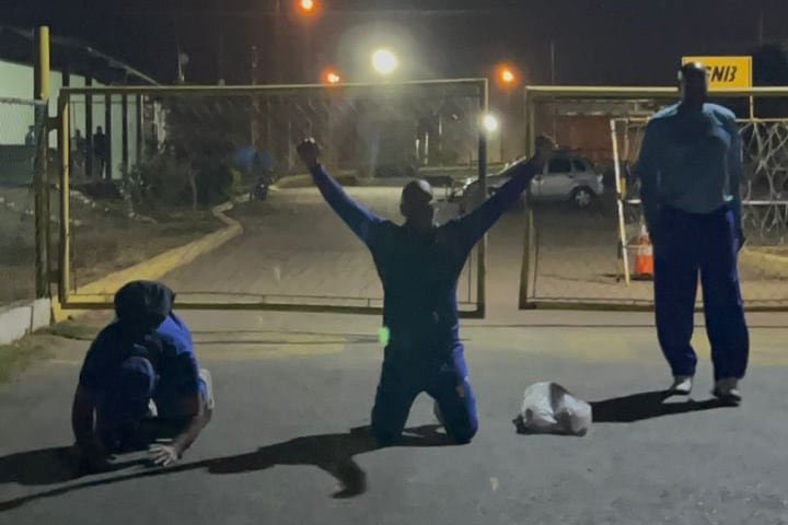 Los 23 años entre rejas de tres policías: fin a la reclusión de los presos políticos más antiguos de Venezuela