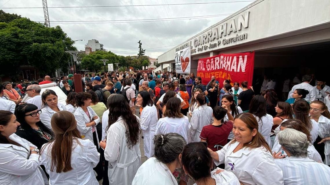 Los trabajadores del Garrahan denunciaron penalmente a la intervención libertaria