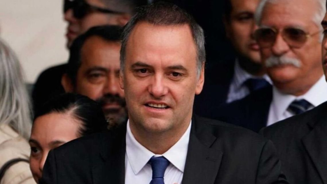 Manuel Adorni se reúne con Javier Milei en Olivos