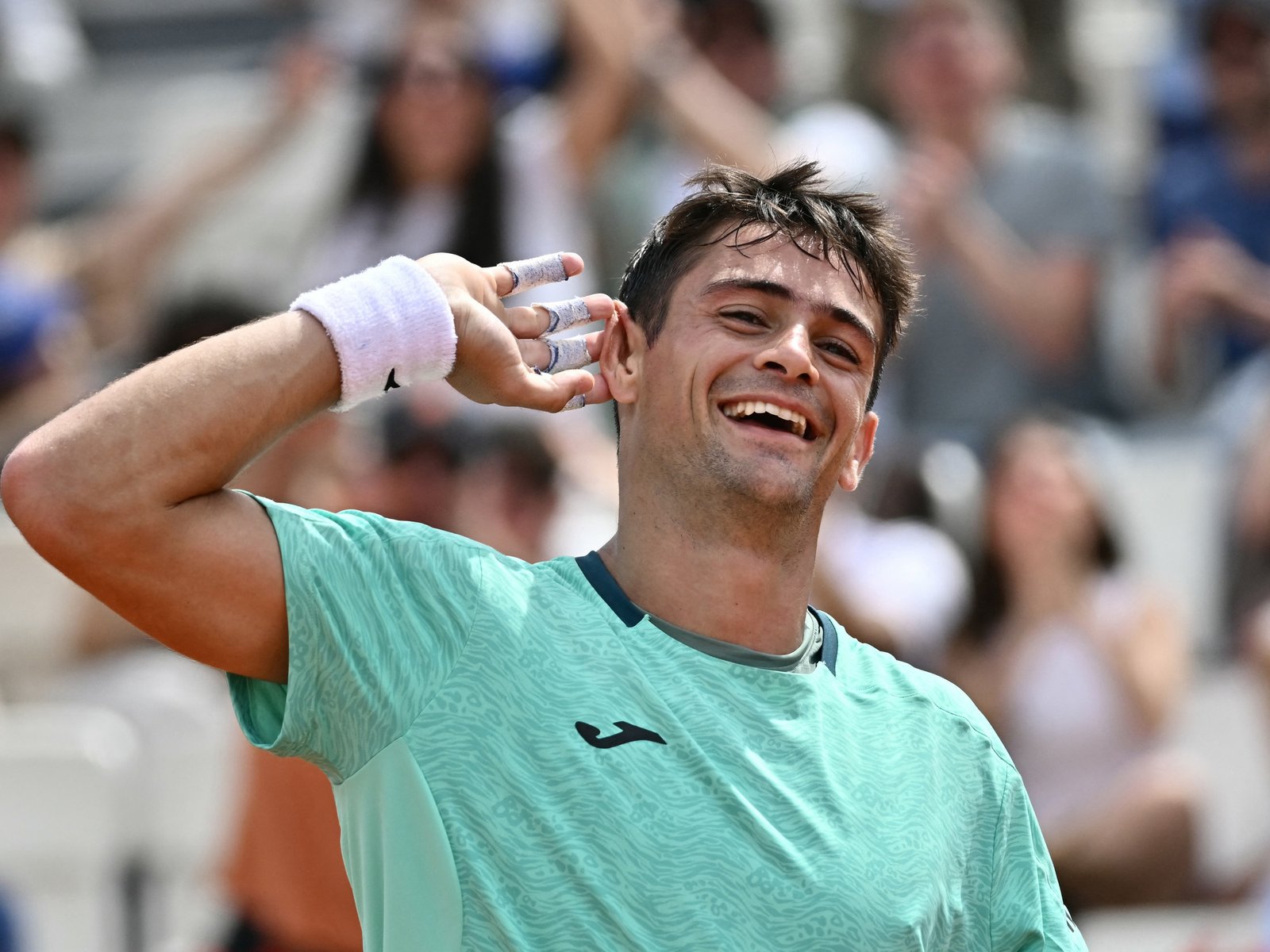 Mariano Navone aplastó al español Jaume Munar, ya está en semis y llega con todo a Roland Garros