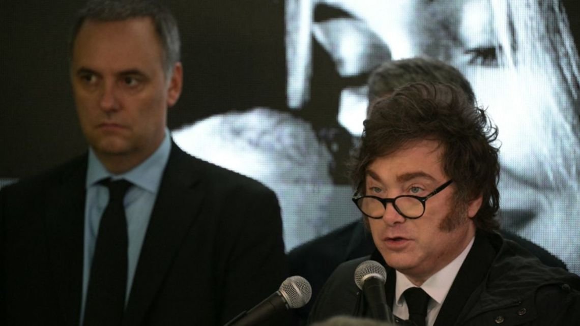 Milei le ordenó al Gabinete respaldar a Adorni: la trastienda de un encuentro marcado por la crisis interna