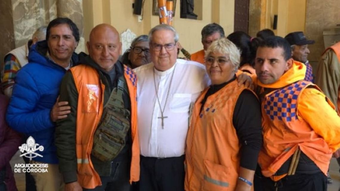 Naranjitas: un día antes de la votación, el cardenal Rossi recibió a los cuidacoches