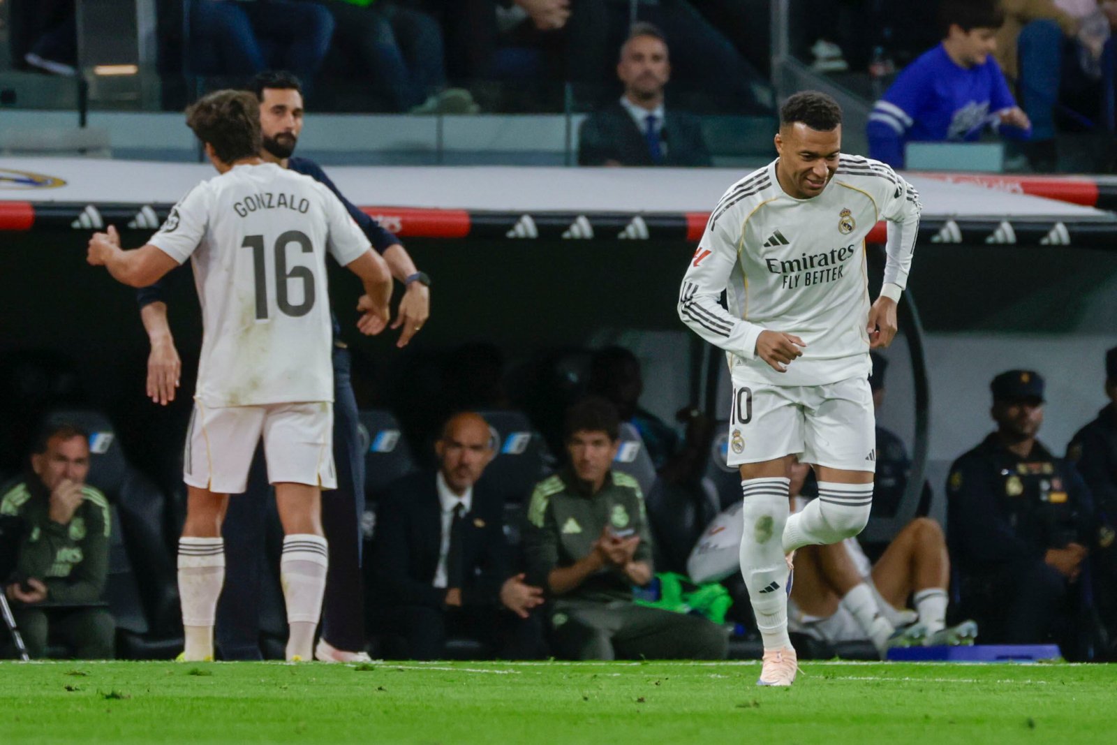 Nueve días de incendios en el Real Madrid: de la pelea Valverde-Tchouameni al duro enfrentamiento Mbappé-Arbeloa