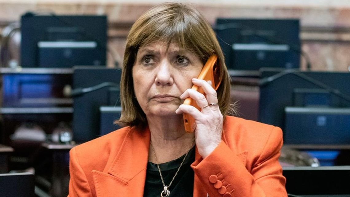 Patricia Bullrich presentó su declaración jurada en pleno cortocircuito por el "caso Adorni"