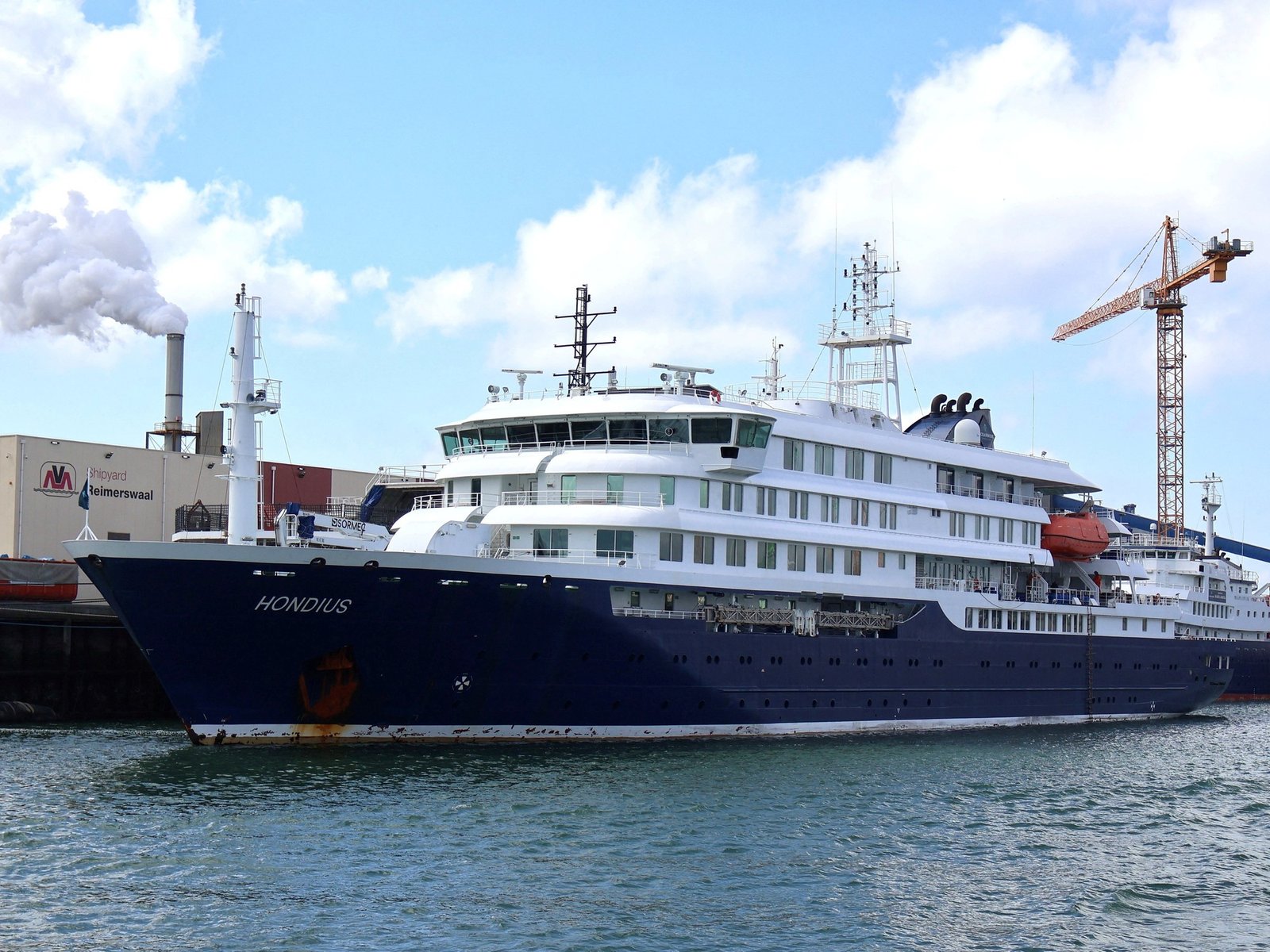 Qué dijo la empresa que opera el crucero sobre el brote de hantavirus que causó al menos tres muertes