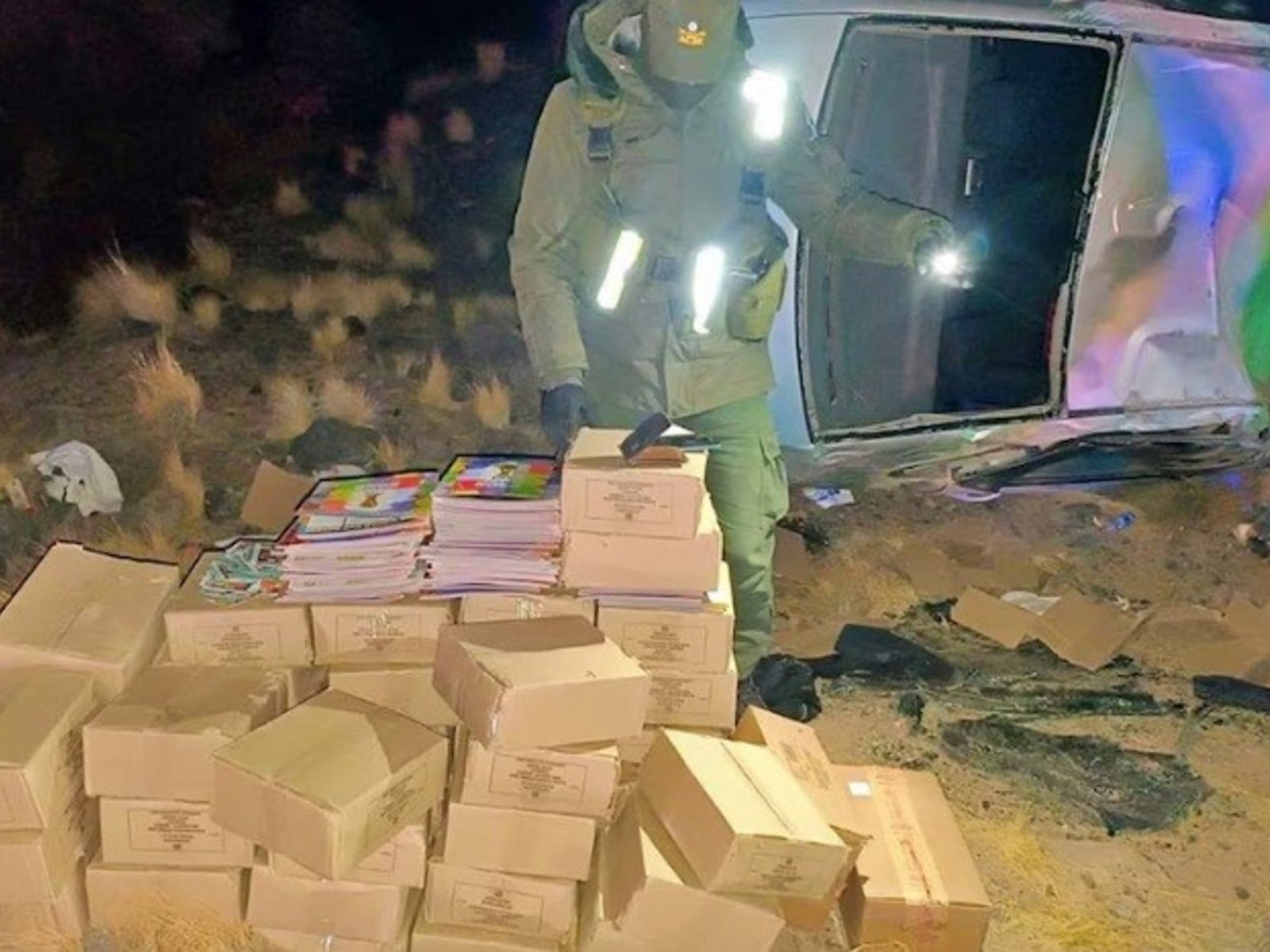 Quería contrabandear álbumes y figuritas del Mundial, pero se emborrachó, intentó evadir un control de Gendarmería y terminó volcado