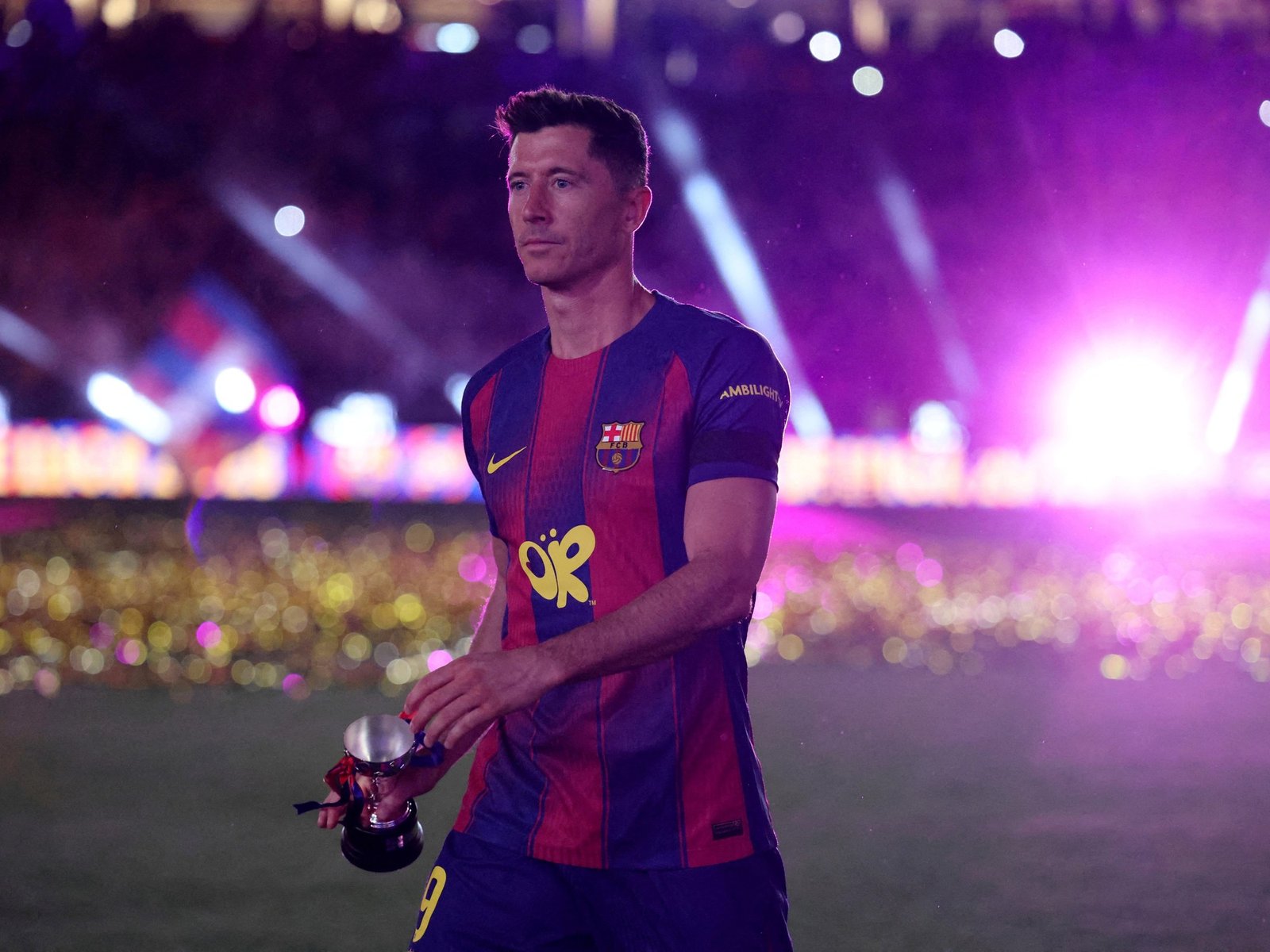 Robert Lewandowski anunció su salida del Barcelona y se abre una puerta para el fichaje de Julián Álvarez