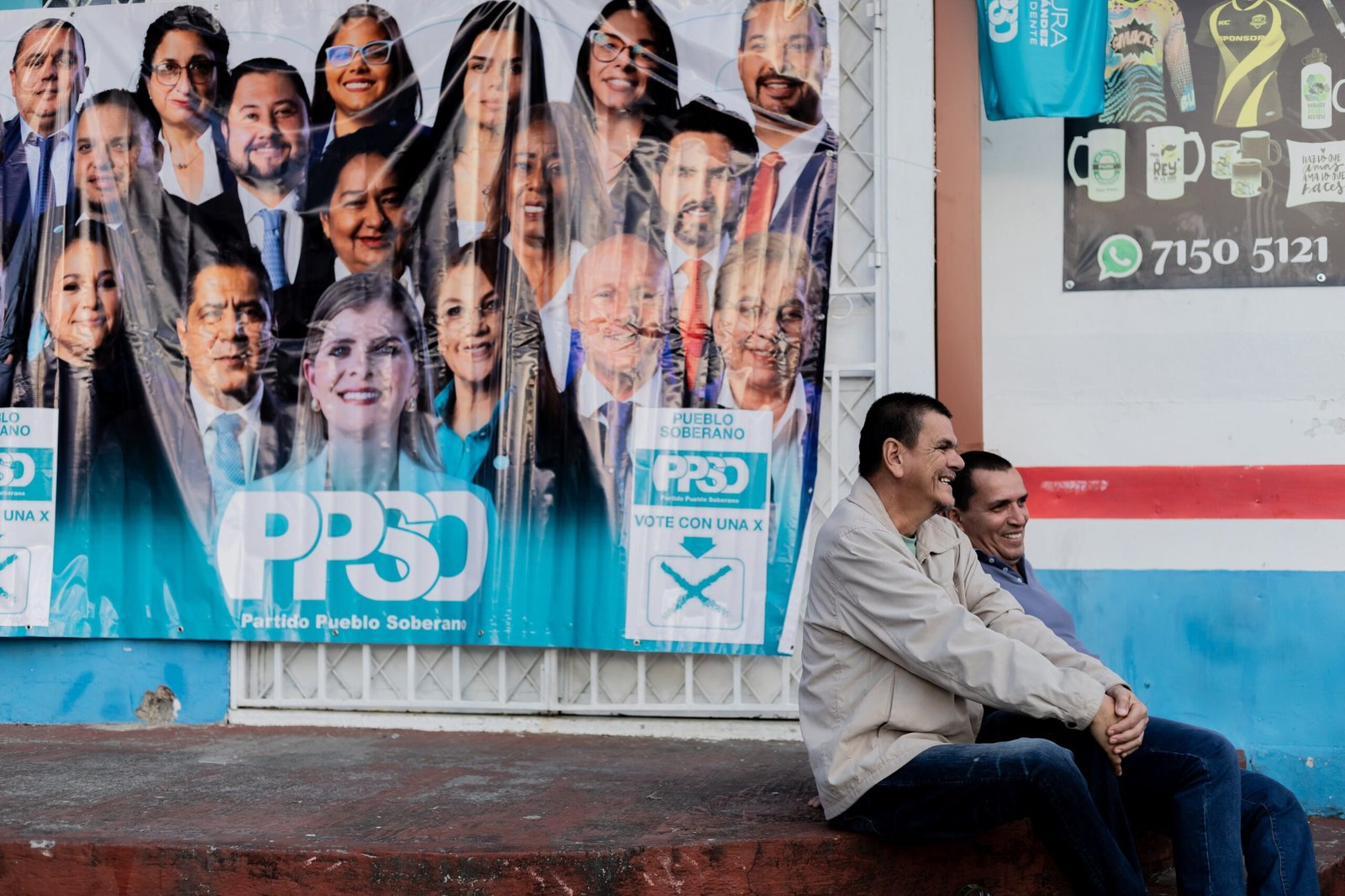 Valla publicitaria del partido Pueblo Soberano, en San José, el 1 de febrero.