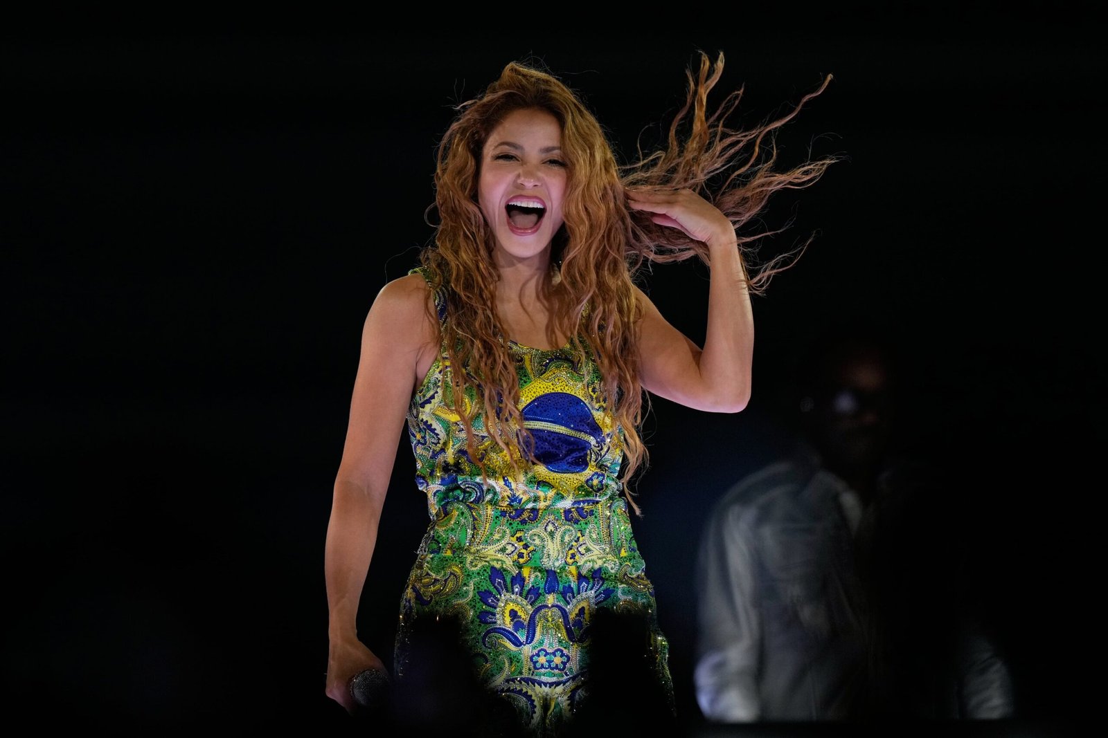 Shakira, aclamada reina de la música latina por dos millones de personas en la playa de Copacabana