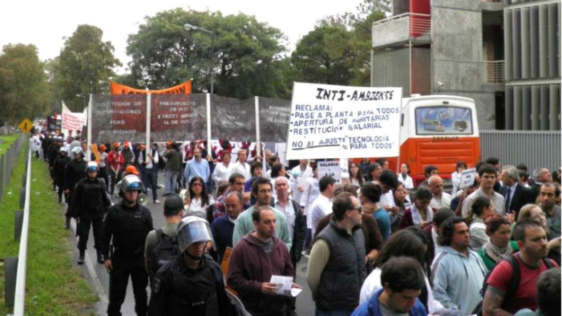 Tras la cautelar presentada por ATE, la Justicia detuvo los despidos y la reestructuración en el INTI