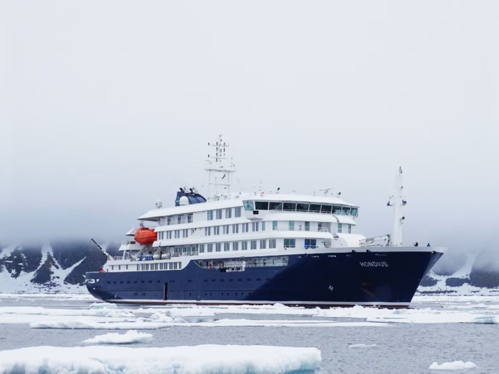 Tres muertos por un brote de hantavirus en un crucero que partió desde Ushuaia con destino Cabo Verde