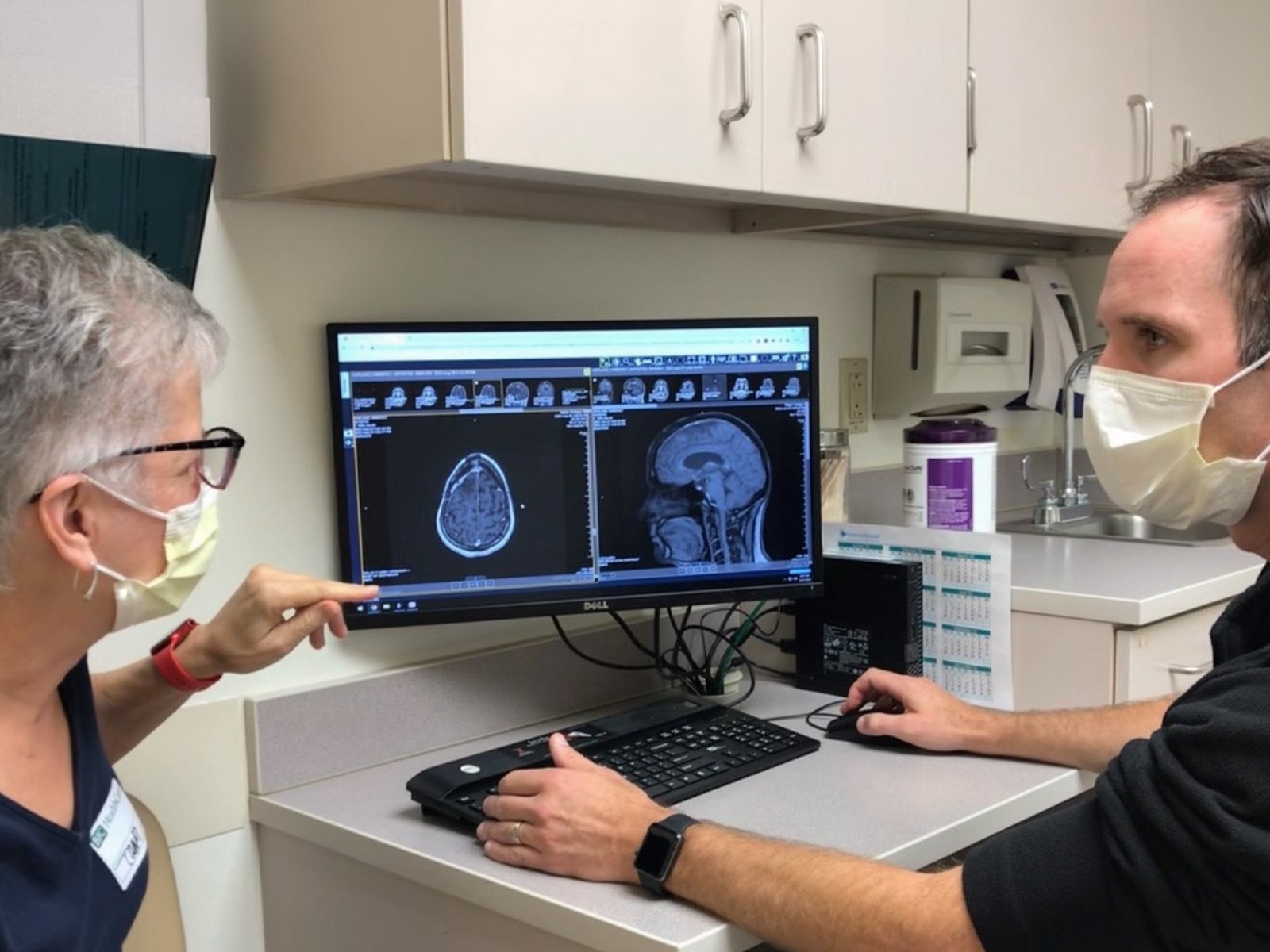 Una nueva vacuna personalizada muestra avances prometedores contra un cáncer cerebral agresivo e incurable que afecta a cuatro de cada 100.000 personas en los EE. UU.