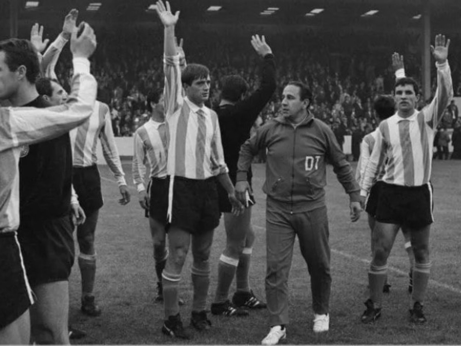 el Toto Lorenzo y la extravagante decisión de jugar un amistoso antes del Mundial contra un equipo recién descendido
