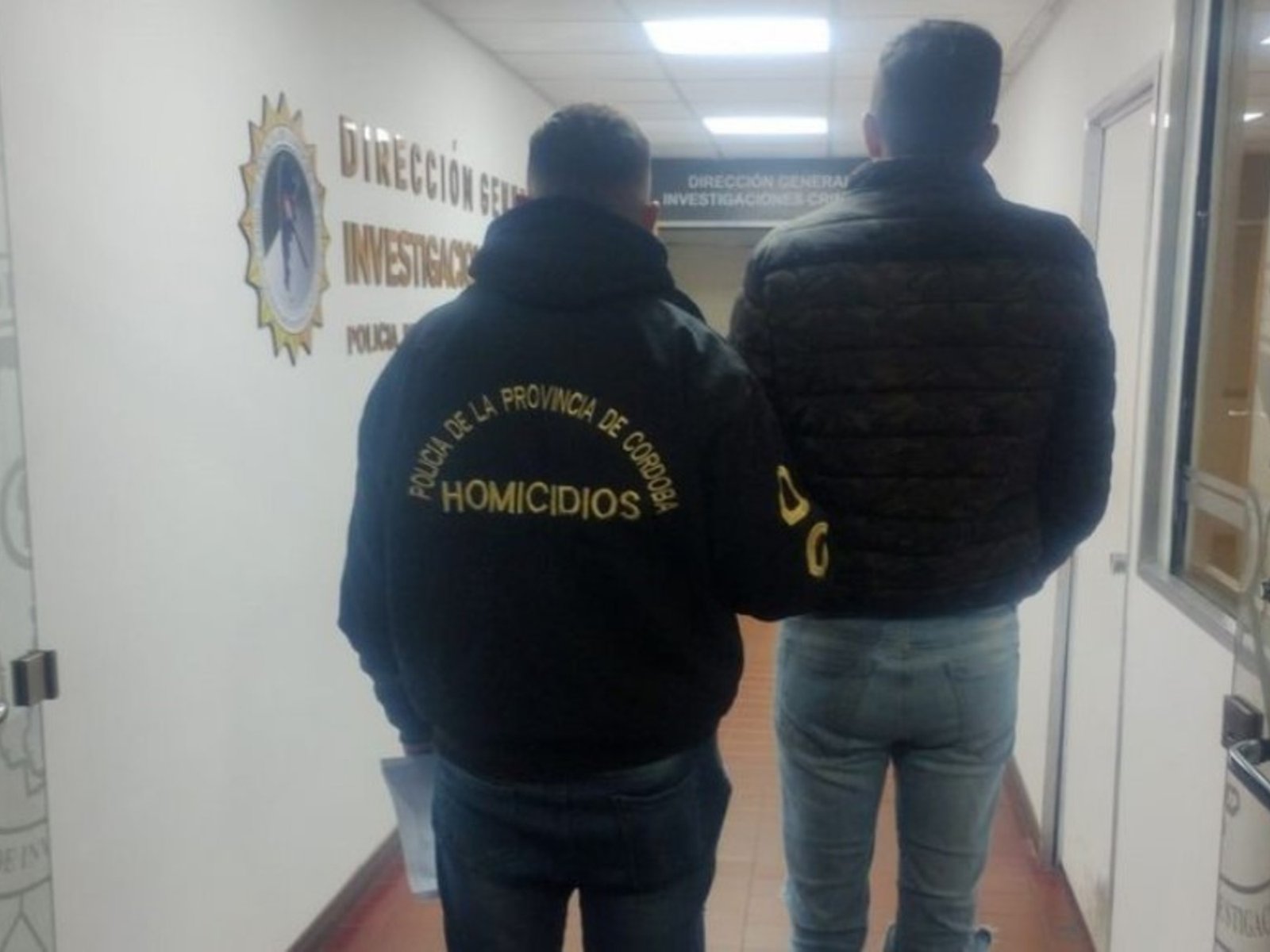 el acusado va a juicio y puede ser condenado a perpetua