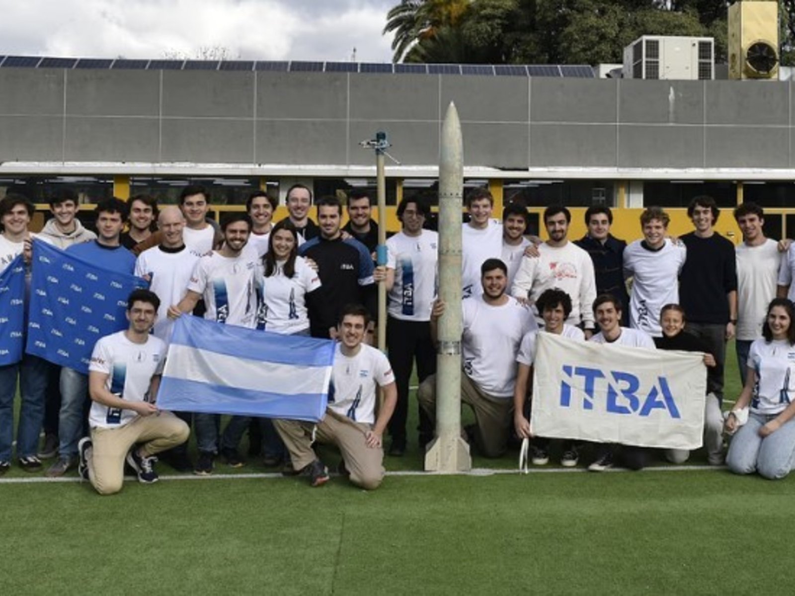 estudiantes argentinos diseñaron un cohete supersónico para competir en EE.UU.
