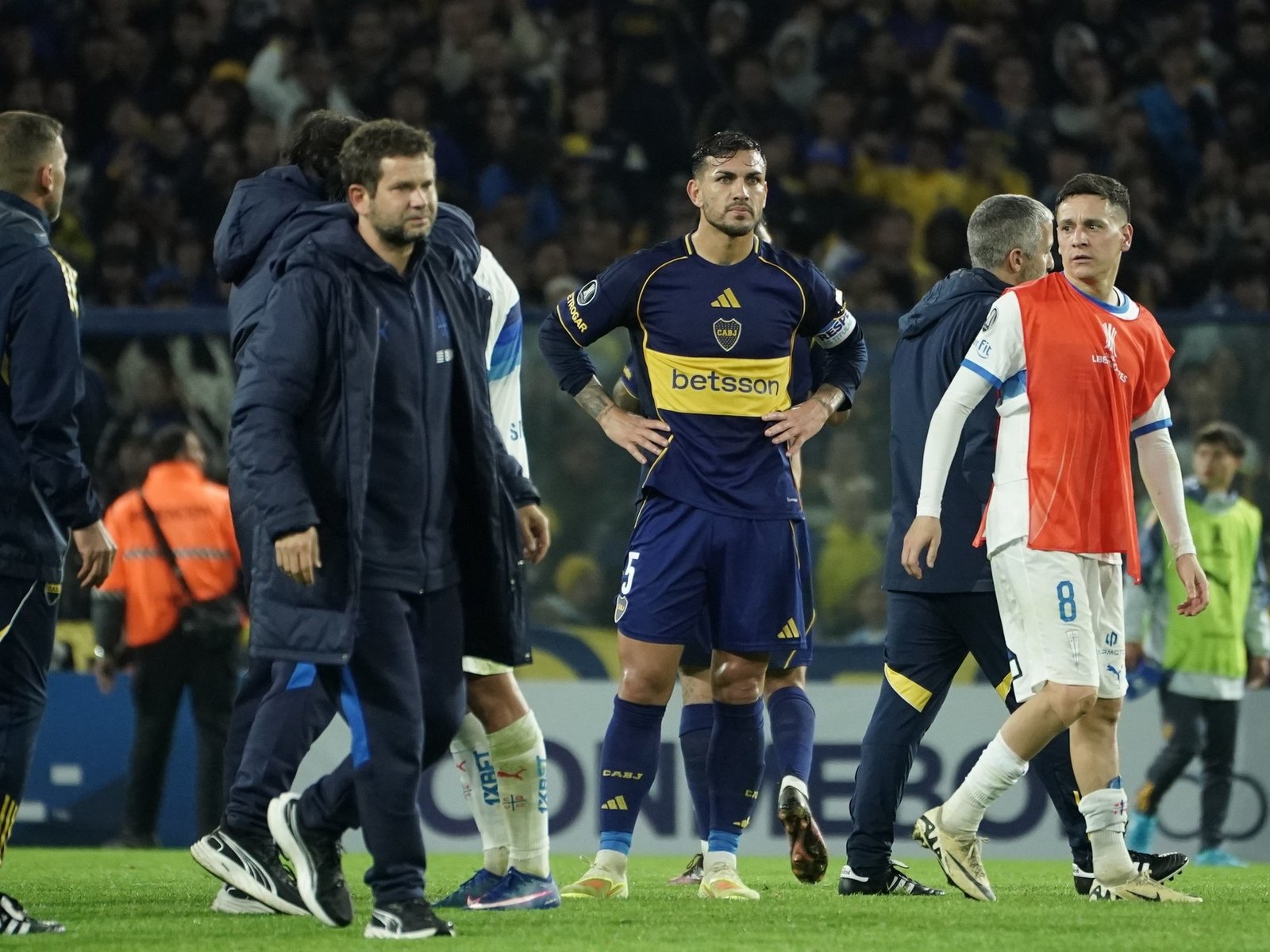 quedó eliminado de la Copa Libertadores y la Bombonera exigió “que se vayan todos”