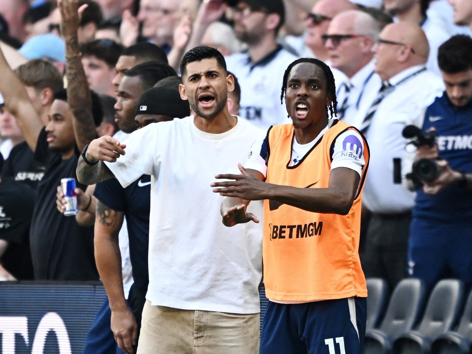 se queda en la Premier League y descendió West Ham