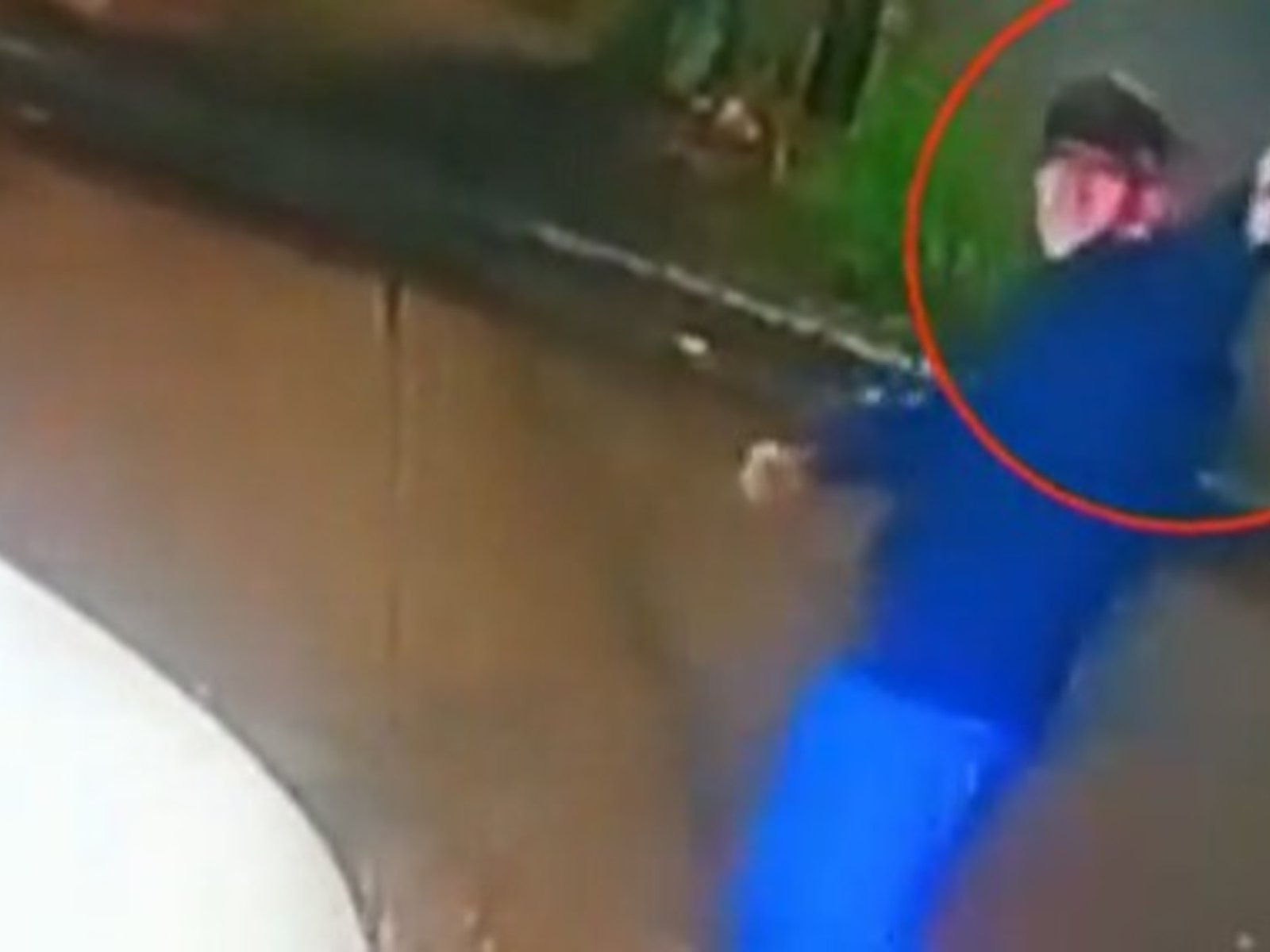 un adolescente de 16 años disparó contra la casa de un compañero de escuela en Lanús