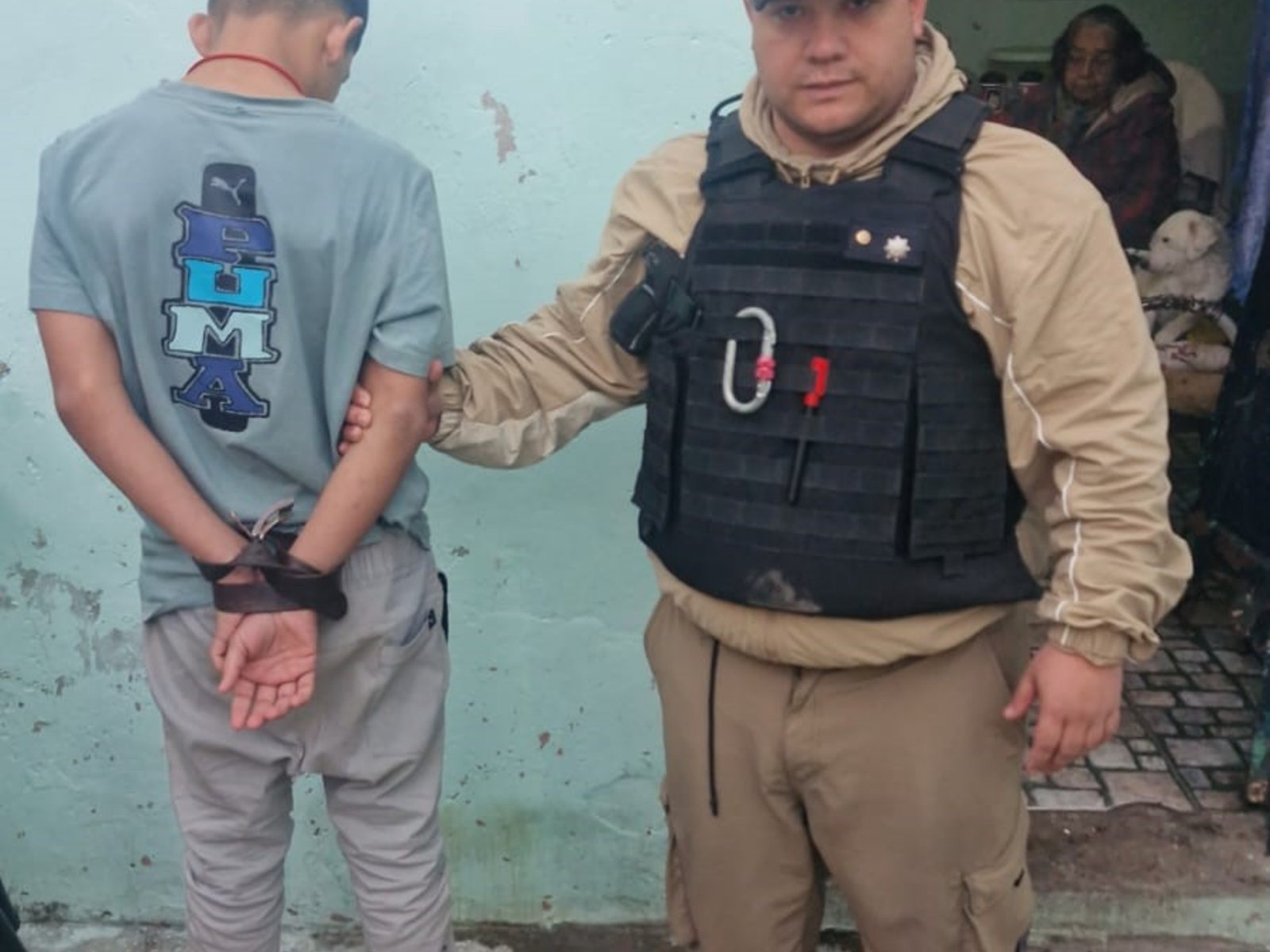 un grupo de menores salía armado a robar autos y cayó por subir todo a sus redes sociales