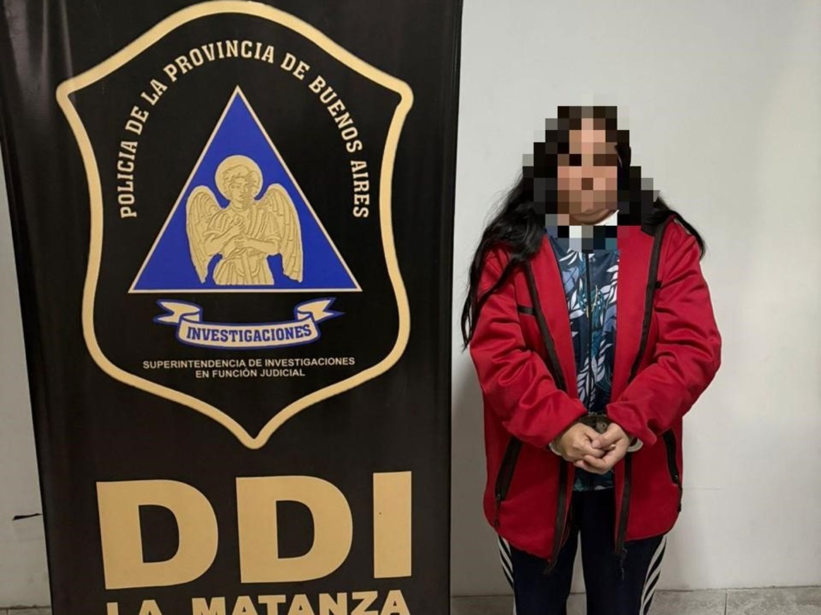 un muerto y tres detenidos