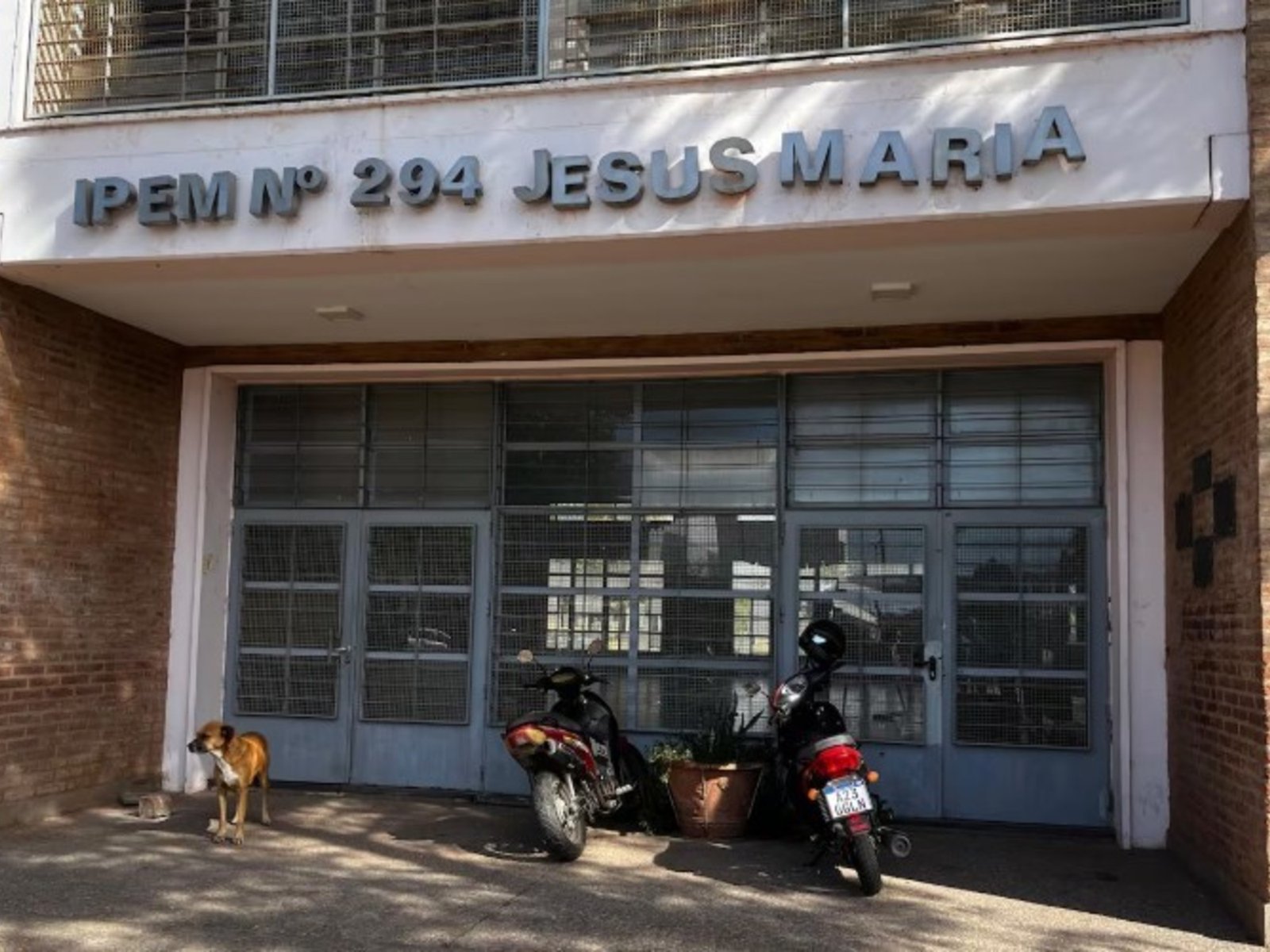 una alumna murió tras ser aplastada por un arco de fútbol