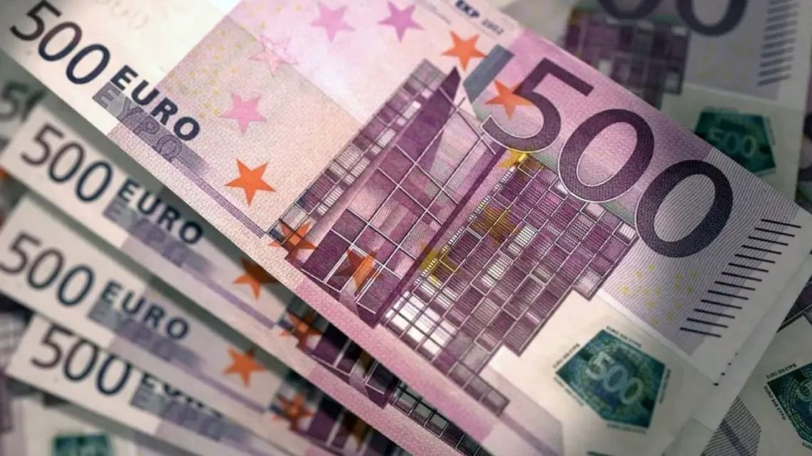 A cuánto cerró el euro blue hoy, 26 de junio