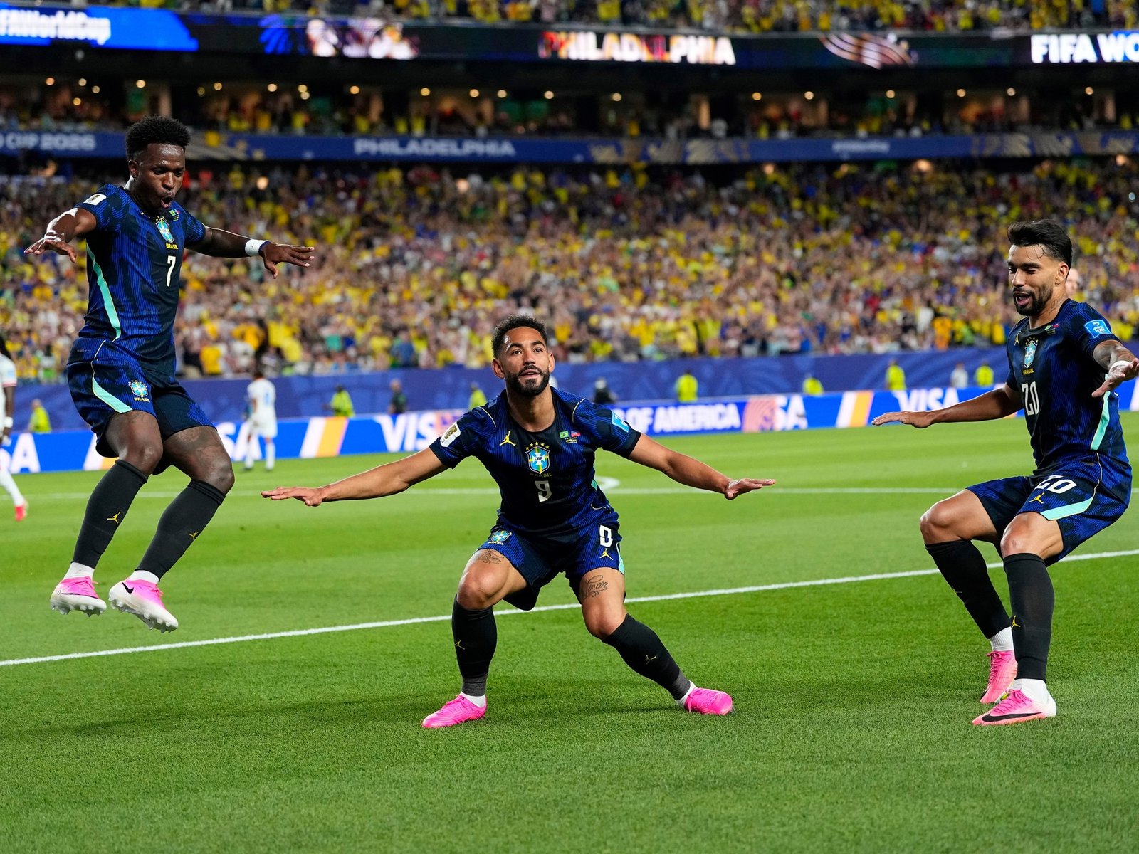 Brasil logró su primera victoria en el Mundial y eliminó a Haití con un poco lucido 3-0