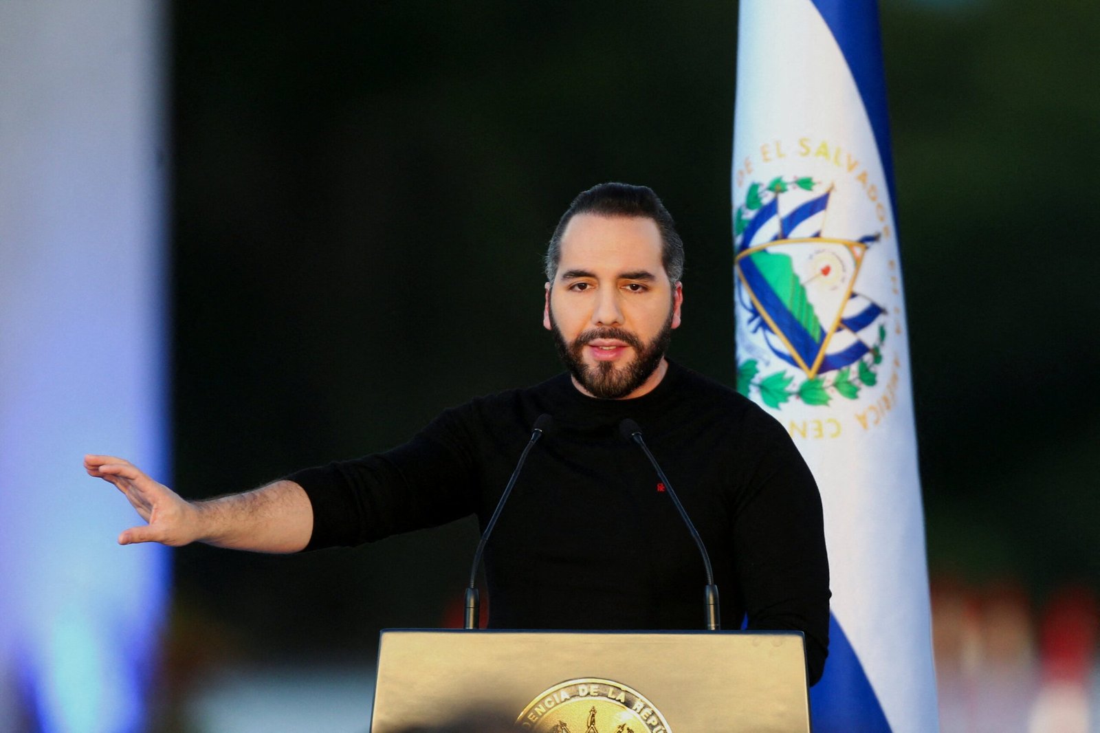 Bukele inscribe su precandidatura para un tercer mandato en El Salvador