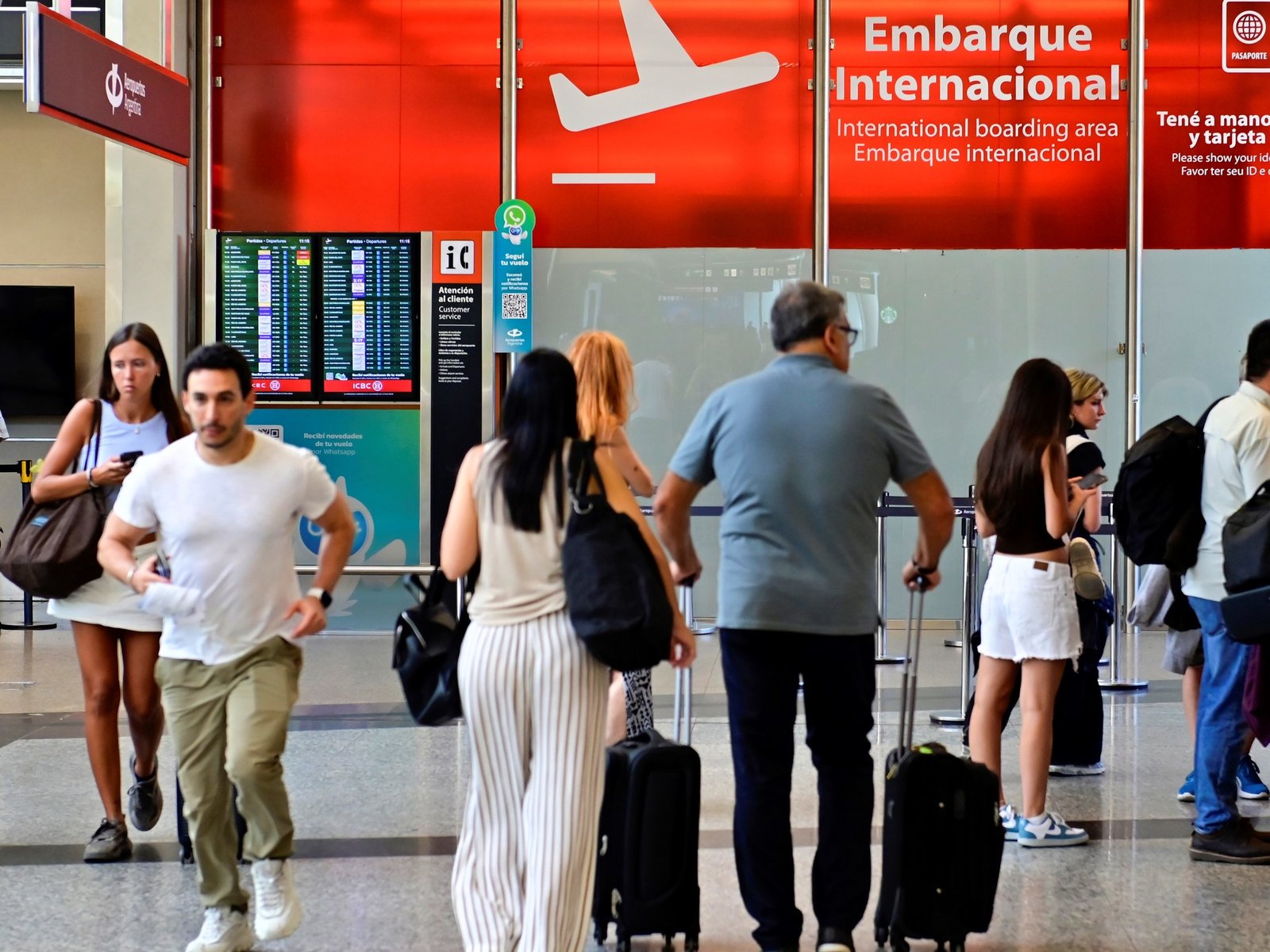 Demoras y desvíos en Aeroparque a raíz de la aplicación de un nuevo sistema informático