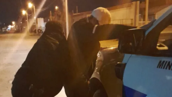 Detuvieron a un hombre en el techo de una fábrica de hielo en Kilómetro 8