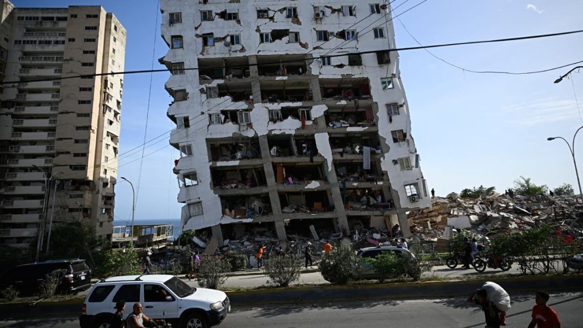 Devastación y caos por los terremotos en Venezuela: los muertos llegan a 235 y los heridos a 4.300