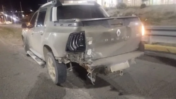 Dos vehículos protagonizaron una colisión en Km 4