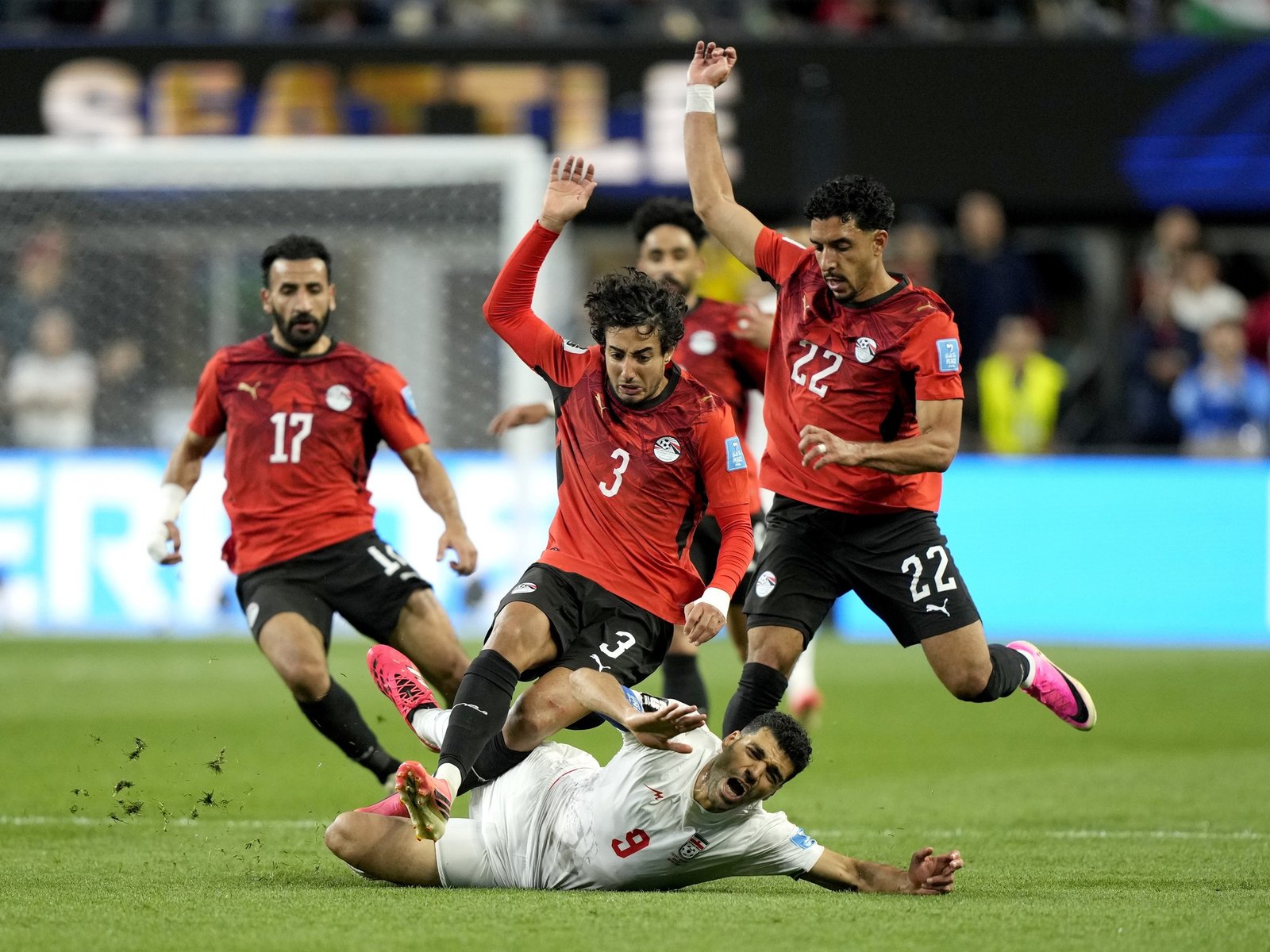 Egipto zafó de perder con Irán gracias a un offside milimétrico, avanzó a 16avos de final y podría cruzarse con la Selección en octavos