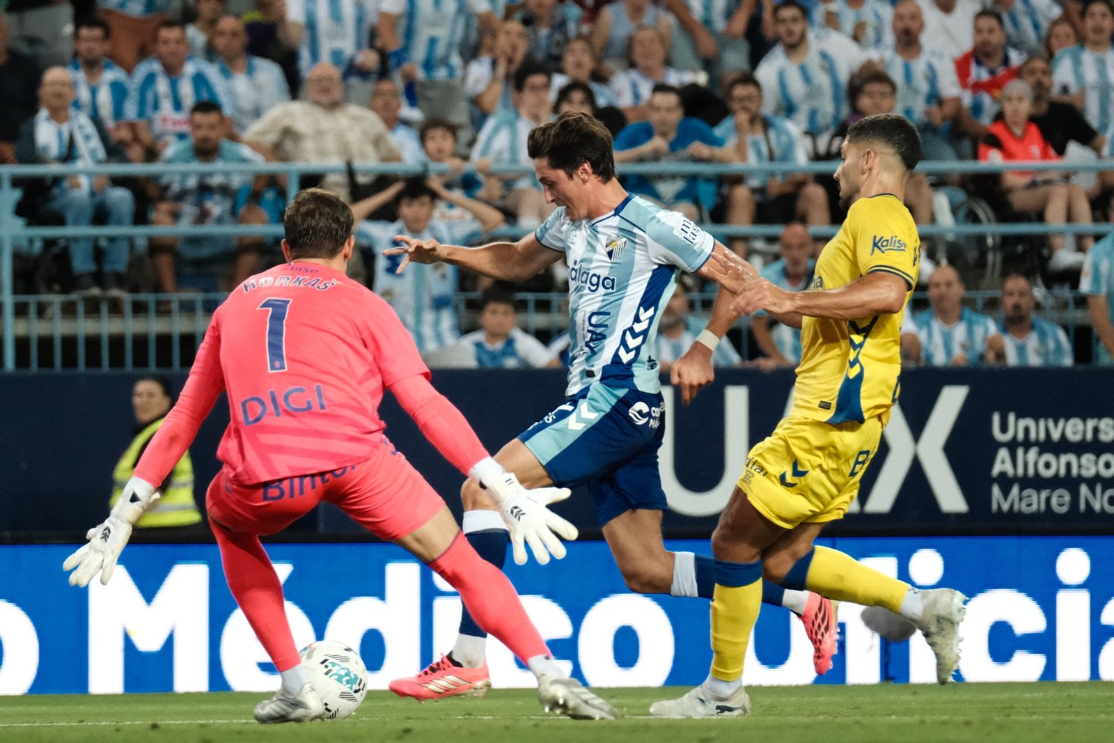 El Málaga de los canteranos saca su billete para luchar por el ascenso a Primera