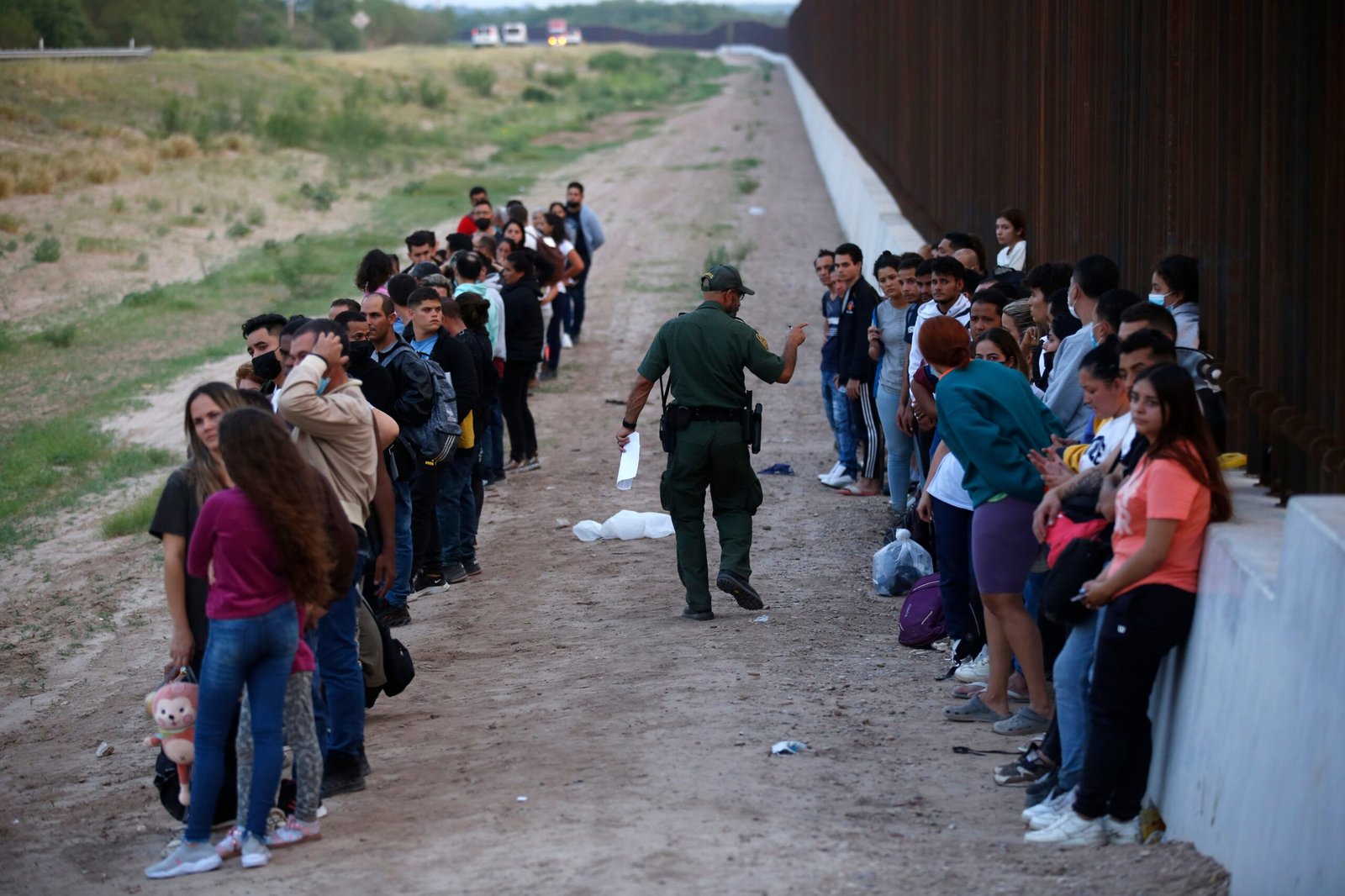 El Tribunal Supremo da la razón a Trump e impide la solicitud de asilo en la frontera con México