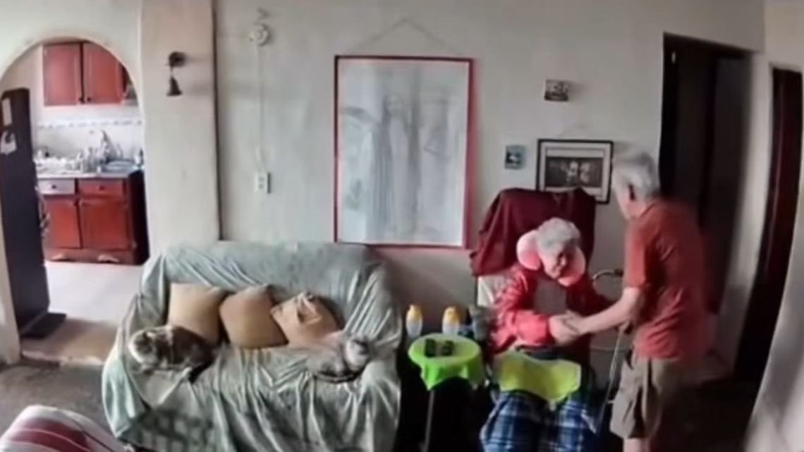 El conmovedor video de una pareja de ancianos durante los terremotos en Venezuela