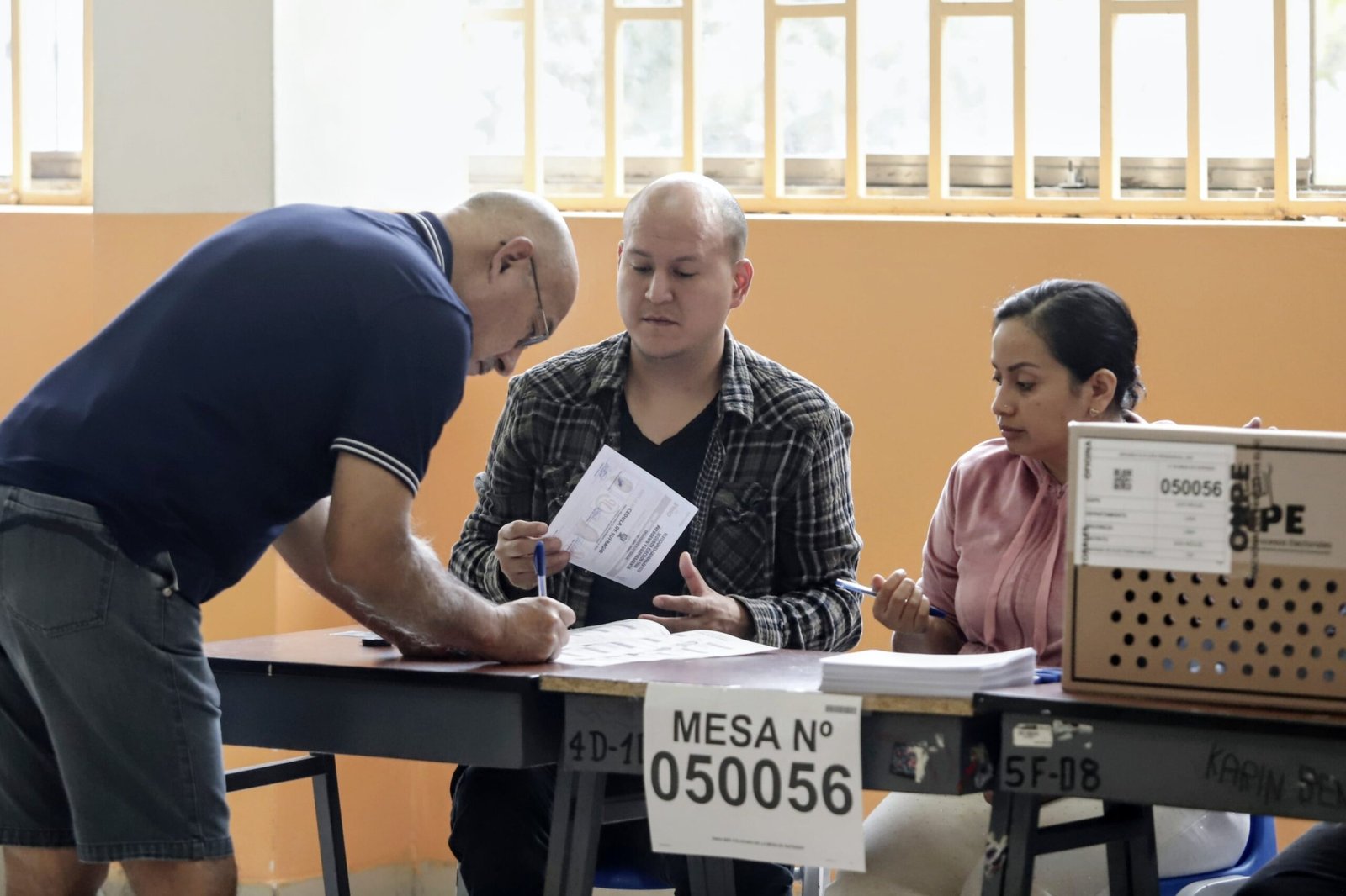 Elecciones en Perú, en vivo | Los peruanos eligen a su noveno presidente en una década