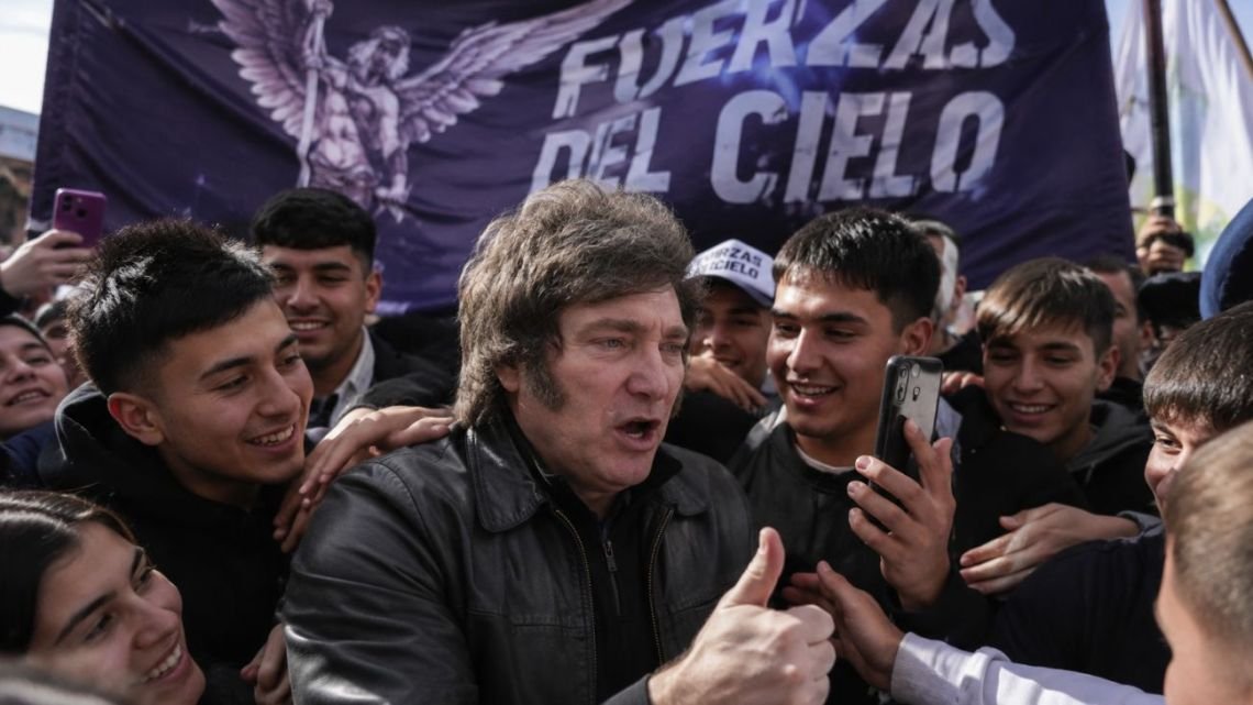 Encuesta: ¿los jóvenes que apoyaron a Milei en el 2023 volverán a votarlo en el 2027?
