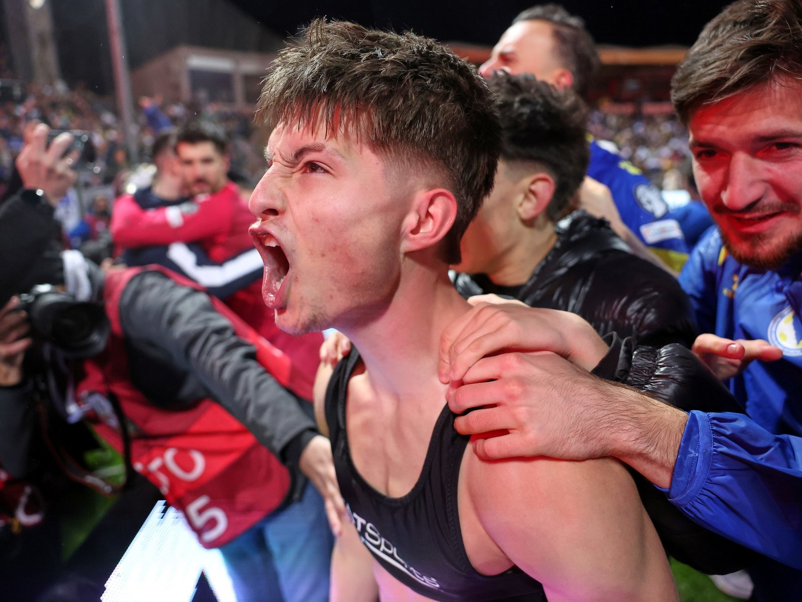 Esmir Bajraktarević, el hijo de refugiados que dejó a Italia sin Mundial y llevó a Bosnia a Norteamérica