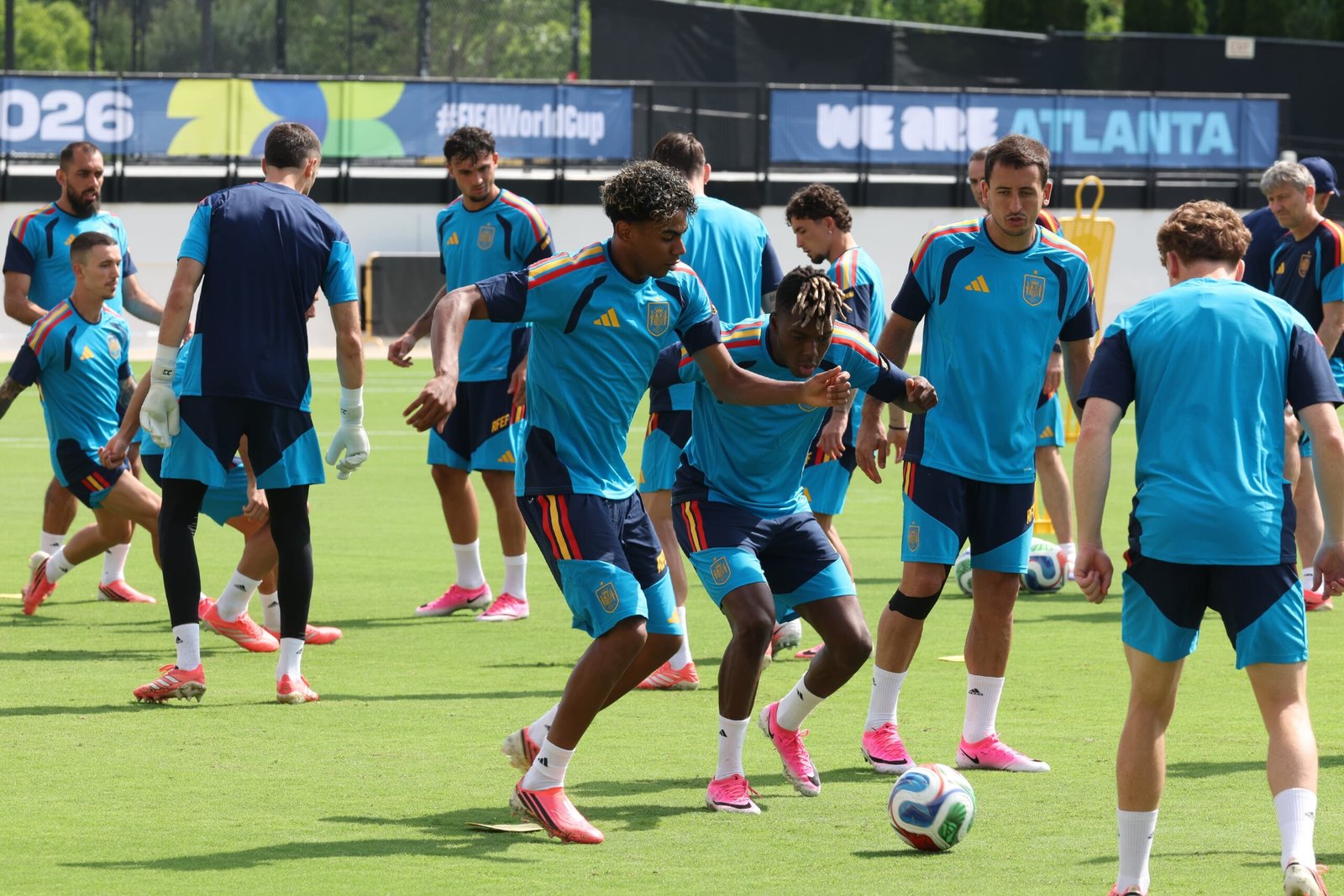 Los jugadores de la selección española antes del enfrentamiento contra Cabo Verde.