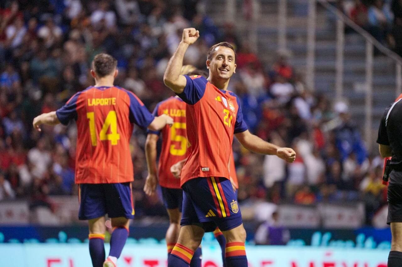 Mikel Oyarzabal festeja el Primer gol de España ante Perú, el 8 de junio de 2026.