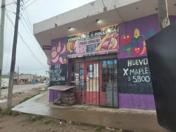 “Esto es un asalto”: entró armado a una feria, disparó y escapó