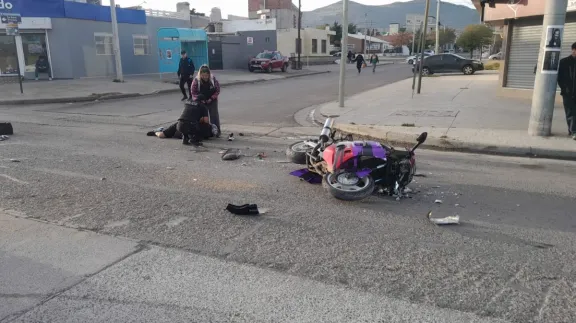 Falleció el hombre que había resultado gravemente herido en una colisión sobre avenida Roca