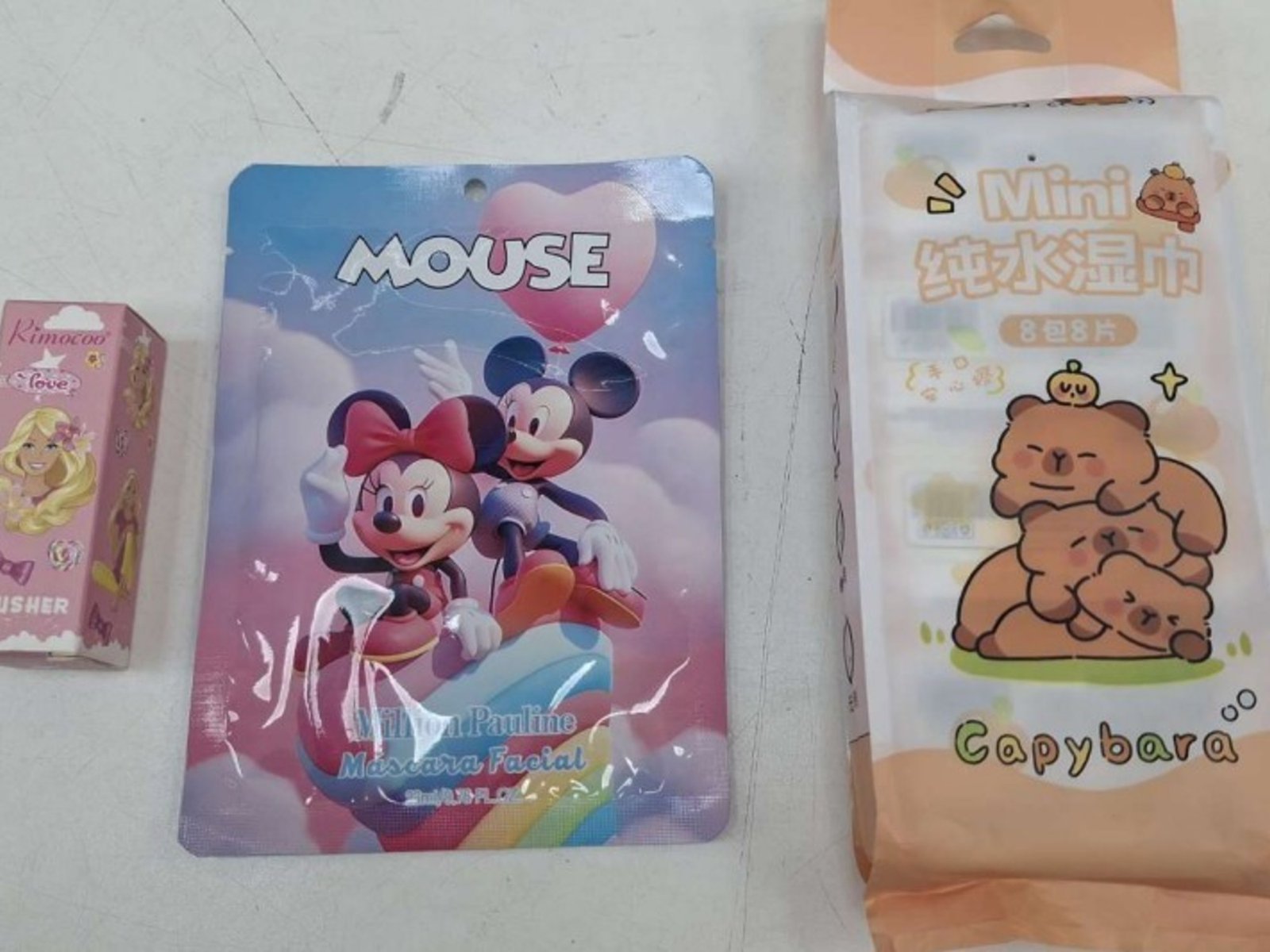 La ANMAT sacó del mercado labiales y maquillajes infantiles por riesgos para la salud