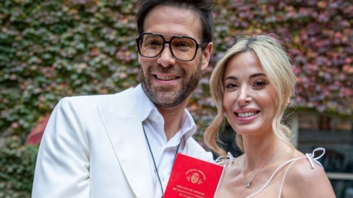 La Justicia allanó la casa de Jesica Cirio y de Elías Piccirillo tras la difusión de los videos de los dólares