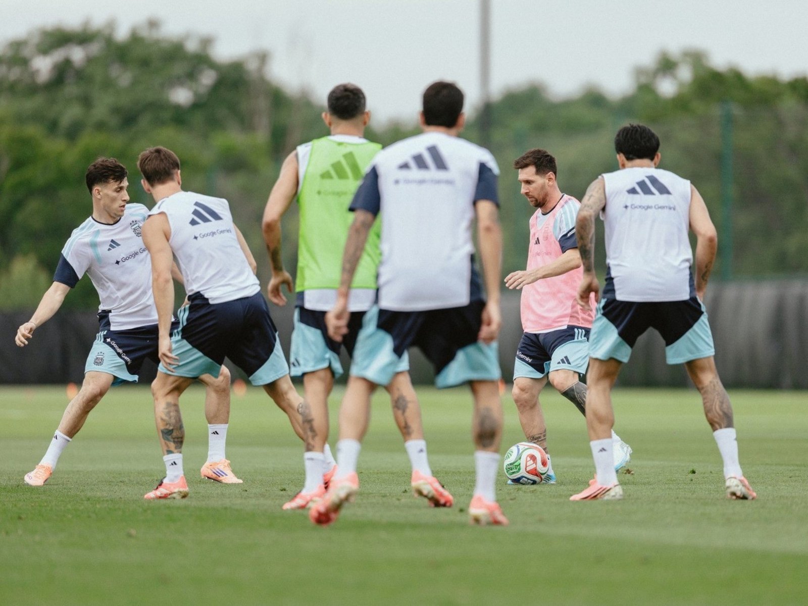 La Selección y su preparación: Messi hizo un ratito de fútbol, más pruebas y tres dudas para enfrentar a Honduras :: Olé