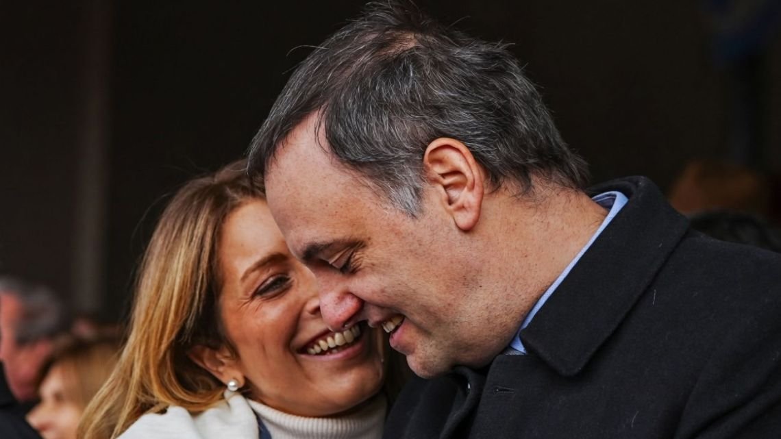 La esposa de Manuel Adorni entró al régimen de “inocencia fiscal” mientras la Justicia analiza sus contratos con el Estado