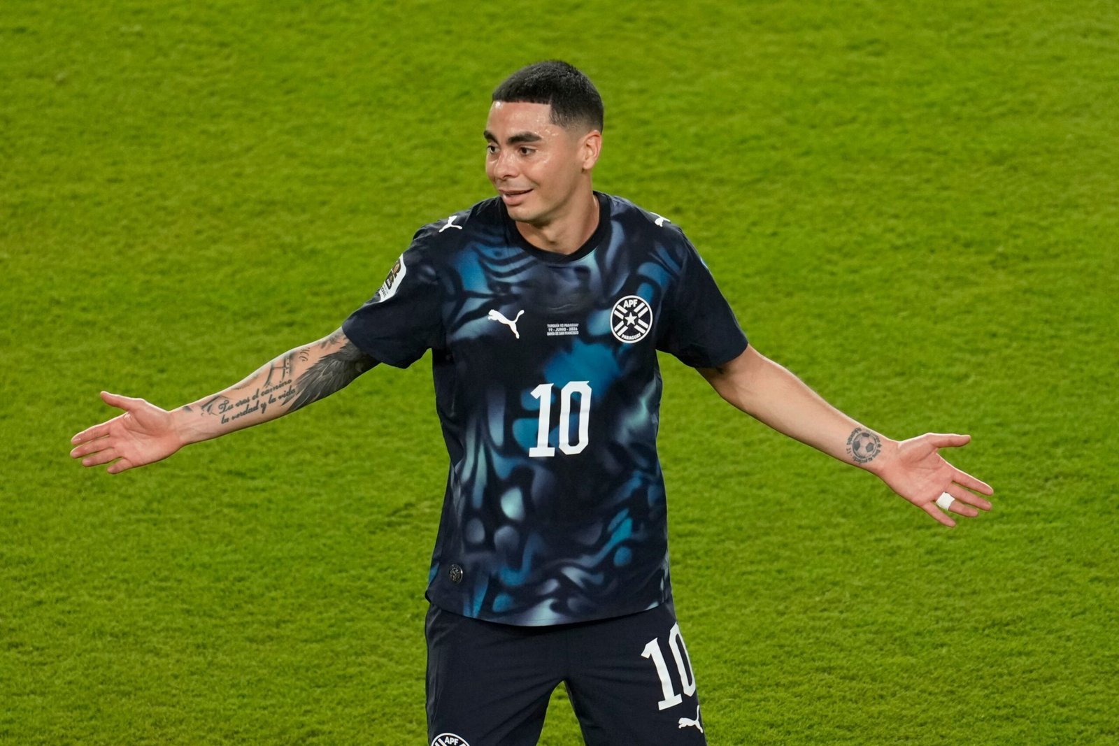 La suspensión a Almirón convierte a Paraguay en el laboratorio de las nuevas reglas de la FIFA
